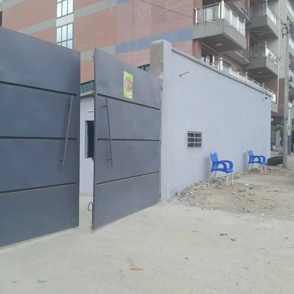 Entrée d'un bâtiment réalisé